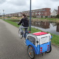 honden foto Samen met me meisje Fietsen njah zei is lui en ik doe de meeste moeite haha :)