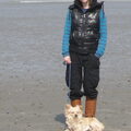 De eerste keer met mijn baasje op het strand !