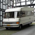 Met de camper op reis en de hond mee