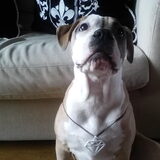 lady met mijn ketting om XD