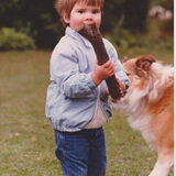 Dit ben ik met mijn jeugd hondje vriendje