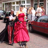 Hier sta ik op de voorgrond in mijn driedelig kostum, tijdens de…