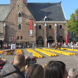 De markt staat klaar om aan te vangen.