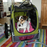 Melo in z'n nieuwe karretje.