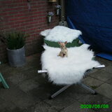 even lekekr in de tuin