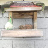 Het andere vogelhuisje, ook goed gevuld !!! lol
