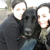 Mijn zus en ik samen met Rambo (ex-asielhondje)