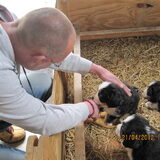 Tom knuffelen met Diesel