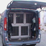 onze ingerichte auto voor ophaling van de honden om ze thuis te…