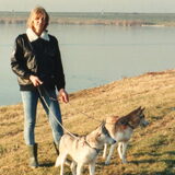 Een foto uit 1990 samen met mijn 2 Husky's