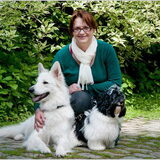 Ik met rechts naast mij mijn groooooooooote liefde. MoMo, hulphond van…
