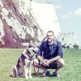 Met Logan in Engeland. Foto door Kathy de Vries