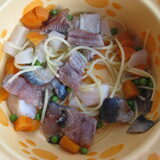 sardine, kabeljauw, glutenvrije pasta, wortels, erwten, raapjes