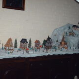 Oow gezellie we zijn al weer bezig met het kerstdorp op te zetten.