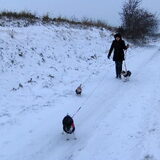 gaan wandelen in de sneeuw is goed te doen met onze dikke jassen…