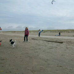 voetballen op het strand en helemaal los !!