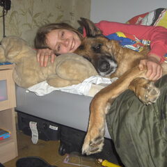 wolfje slaapt bij mij in bed