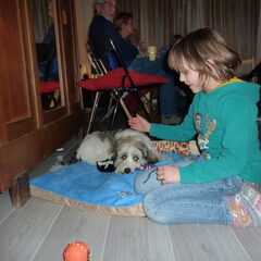 Lekker knuffel met Juliette :-)
