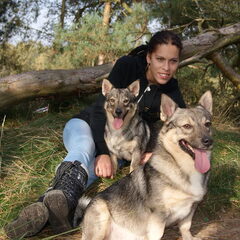 Tanja van der Elst met Tula en Pëlle.