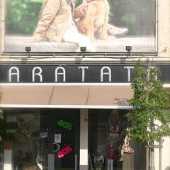 Lou'ke op de grote poster voor de kinderwinkel Taratata