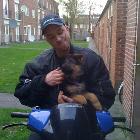 Benji op de scooter