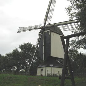 storm bij een molen