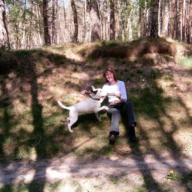 Axel en ik lekker spelen in het bos