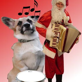 Midas en de kerstman maken muziek