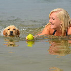 Onze weerspiegeling in het water