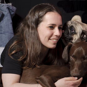 Mandy met Boomer en Quinto