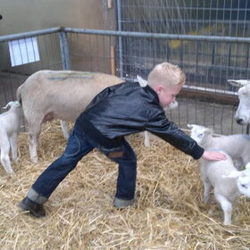 Hondenfoto van Marjolein en Noa en kleine Levi