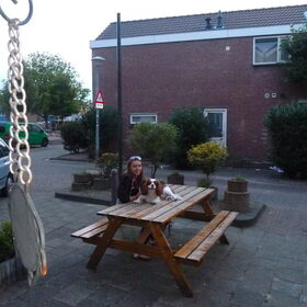Baasje vroeg waarom we een lol hadden voorde deur .toen heeft me…
