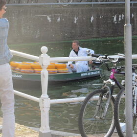 De kaas werd ook per boot gebracht.