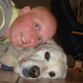 Dit ben ik samen met mijn lieve overleden hond Mikey