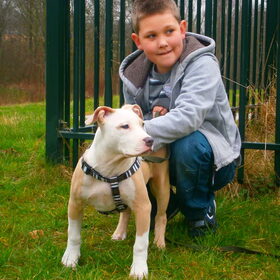 mijn trotse zoon met monroe!!
