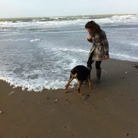 Bikkel voor 't eerst naar de zee !! (4)