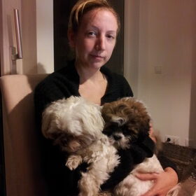 Zo vroeg met zijn 2en bij de baas op schoot, heeeeeeeeeeerlijk!!