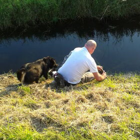 Pip besluit toch ook maar te helpen