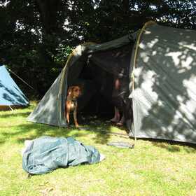In de tent, voor het eerst camperen!