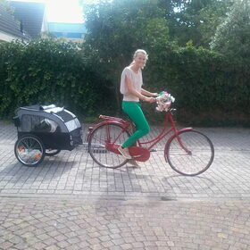 Met het baasje een stuk fietsen :D