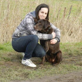 Knuffelen met asielhondje Cavalera
