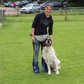 Luna en ik op hondenschool tijdens de clubwedstrijd---> wat telt…
