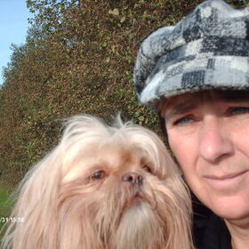 Luna wil ook even samen met het vrouwtje kijken wat turbo's…
