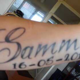 Op deze foto staat de tattoo die ik vorig jaar heb laten zetten…