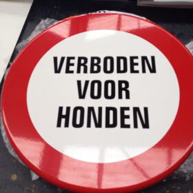 Schandalig bord!