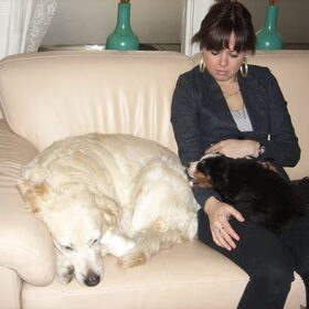 Donja met Anouschka en Sascha was toen 10 weken
