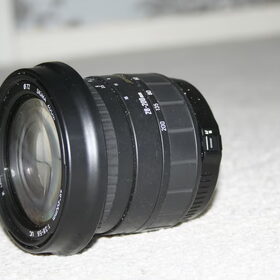 Sigma 28-200mm lens. 35 euro :)