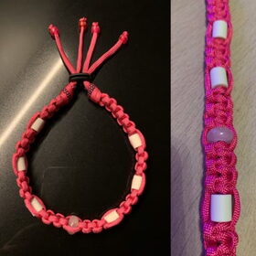 Anti teek&vlo bandje maat M met helende steen roze quartz