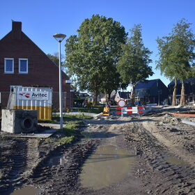 Een rivier in de straat.