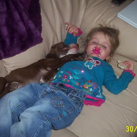 Lekker samen met lindsey op de bank, Tyson is vandaag precies 11…